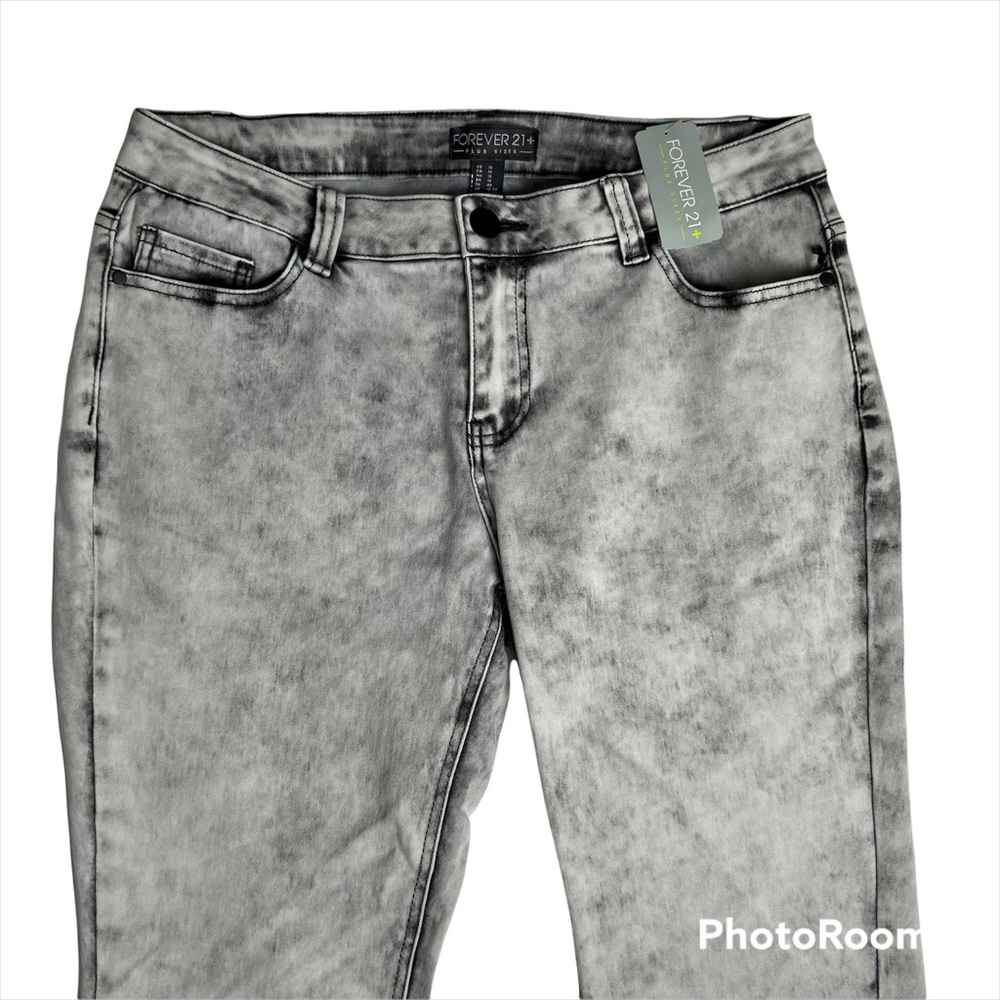 Forever 21+ Grey Mineral Wash Skinny Jeans Size 14